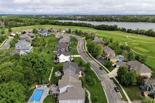 3025 Fairway Dr, Chaska MN  55318-3410 exterior