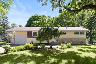 4181 Hampshire Ave N - Photo 3