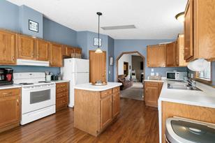 211 Main St E - Photo 3