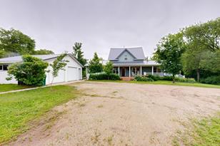 5620 105th St NW - Photo 3