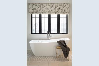 2388 W Lake Of The Isles Parkway, Minneapolis, MN 55405 - Photo 35