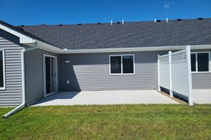 370 Cedar Ave N - Photo 3