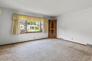 820 23rd Ave N - Photo 5