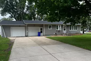 618 Memorial Pl, Dawson, MN 56232 - Photo 5