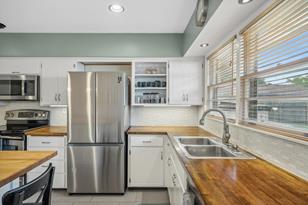 697 Grandview Ave W - Photo 13