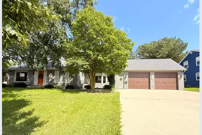 1324 Ridgeview Drive, Montevideo, MN 56265 - Photo 1