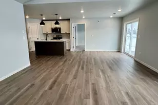 1055 Village Ln, Detroit Lakes, MN 56501 - Photo 7