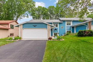 1061 Eastview Cir, Shakopee, MN 55379 - Photo 1