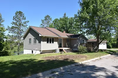 205 2nd Avenue SE, Baudette, MN 56623 - Photo 1