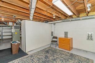 22501 Delaware Ave - Photo 19