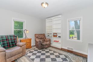 22501 Delaware Ave - Photo 11