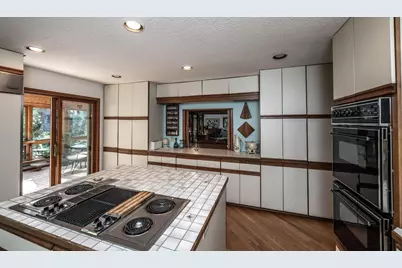 750 Mohican Lane, Mendota Heights, MN 55120 - Photo 11