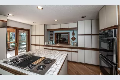 750 Mohican Lane, Mendota Heights, MN 55120 - Photo 11