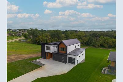 1614 Shannon Oaks Boulevard NE, Rochester, MN 55906 - Photo 7