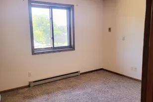 11 Park St N, Fairfax, MN 55332 - Photo 11