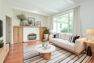 401 Reflection Rd, Saint Paul, MN 55124