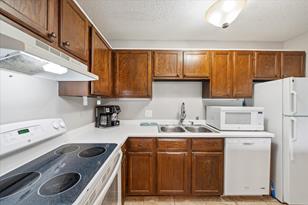 10511 Cedar Lake Rd, Minnetonka, MN 55305 - Photo 5