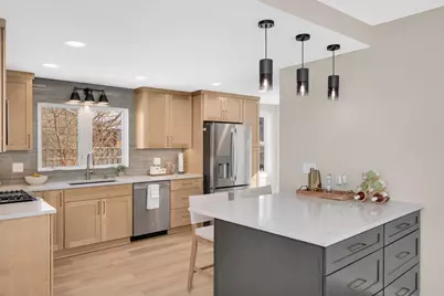 870 Lakeview Avenue, Saint Paul, MN 55117 - Photo 13