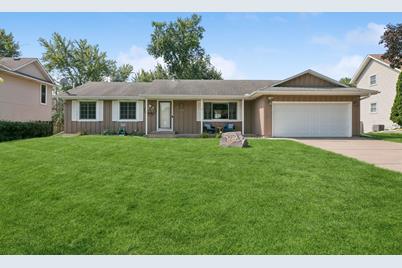 8284 Foothill Road S, Cottage Grove, MN 55016 - Photo 1