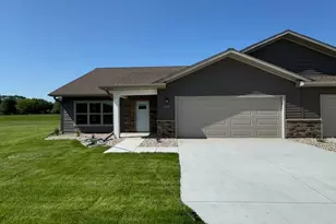 2218 Red Bird Ln, Fairmont, MN 56031 - Photo 3