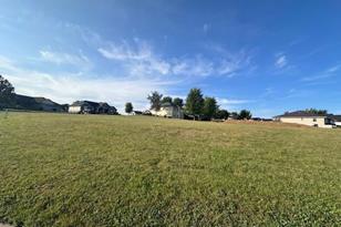 1007 Courtney Dr, Caledonia, MN 55921 - Photo 1