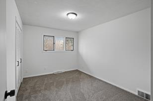 135 Sabra Ct, Apple Valley, MN 55124 - Photo 23