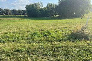 802 Dutton Dr, Ellendale, MN 56026 - Photo 1