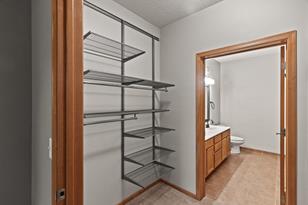 2565 Franklin Ave, Saint Paul, MN 55114 - Photo 7