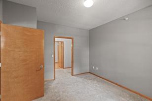 2565 Franklin Ave, Saint Paul, MN 55114 - Photo 17