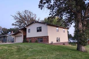 273 Park St, Emmons, MN 56029 - Photo 3