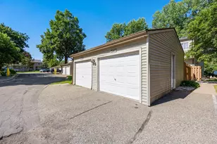 1544 Greenwood Ct N, Eagan, MN 55122 - Photo 23