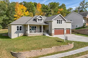 4715 Oakwood Hills Pkwy, Eau Claire, WI 54701 - Photo 1