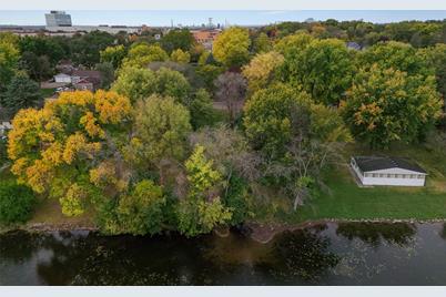 489 Gentry Avenue N, Oakdale, MN 55128 - Photo 3