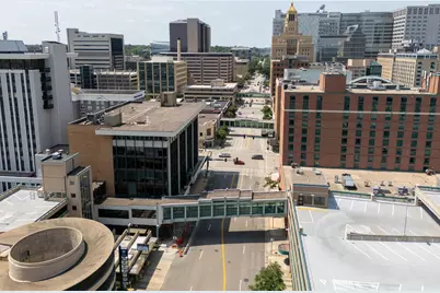 206 Broadway Avenue S, Rochester, MN 55904 - Photo 3