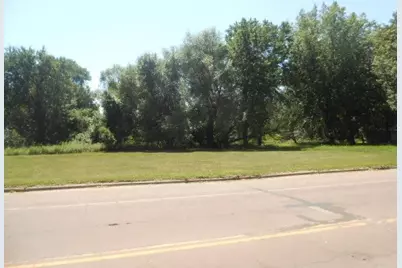 6th Crn 17th St/6th Avenue, Windom, MN 56101 - Photo 1