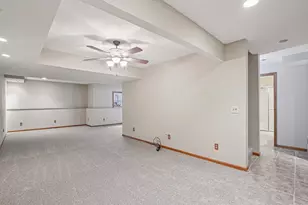 577 Eagle Ridge Rd, Woodbury, MN 55125 - Photo 5