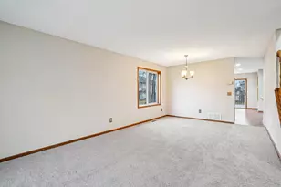 577 Eagle Ridge Rd, Woodbury, MN 55125 - Photo 11