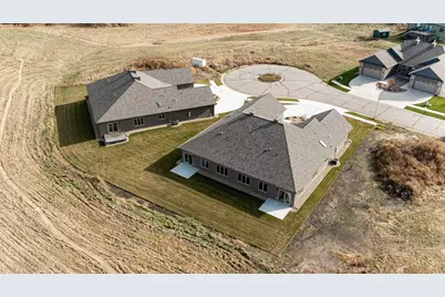 885 Picadilly Lane NW, Rochester, MN 55901 - Photo 5