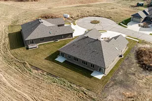 885 Picadilly Ln NW, Rochester, MN 55901 - Photo 5