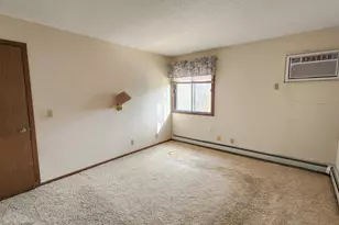 11160 Anderson Lakes Pkwy, Eden Prairie, MN 55344 - Photo 13