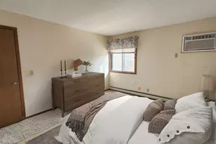 11160 Anderson Lakes Pkwy, Eden Prairie, MN 55344 - Photo 13