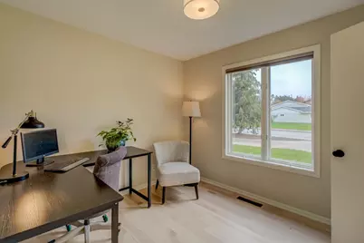 679 Marie Avenue W, Mendota Heights, MN 55118 - Photo 25