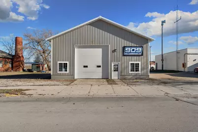 213 Broadway Avenue N, New Richland, MN 56072 - Photo 1