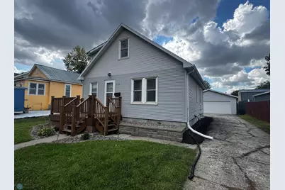 326 20th Street N, Fargo, ND 58102 - Photo 1