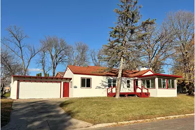 206 11th Street SE, Waseca, MN 56093 - Photo 1