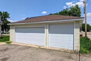 410 N 5th St, Montevideo, MN 56265 - Photo 43