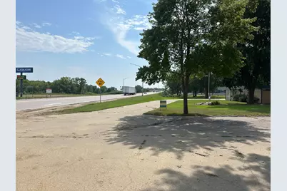 570 2nd Avenue N, Windom, MN 56101 - Photo 3