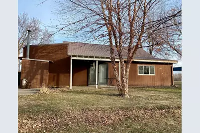 570 2nd Avenue N, Windom, MN 56101 - Photo 9