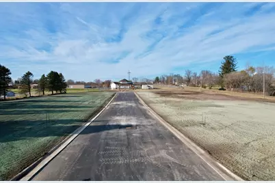 202 4th Avenue NE, Pelican Rapids, MN 56572 - Photo 1