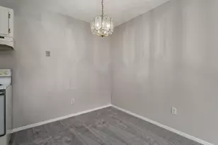 2007 E 122nd St, Burnsville, MN 55337 - Photo 9